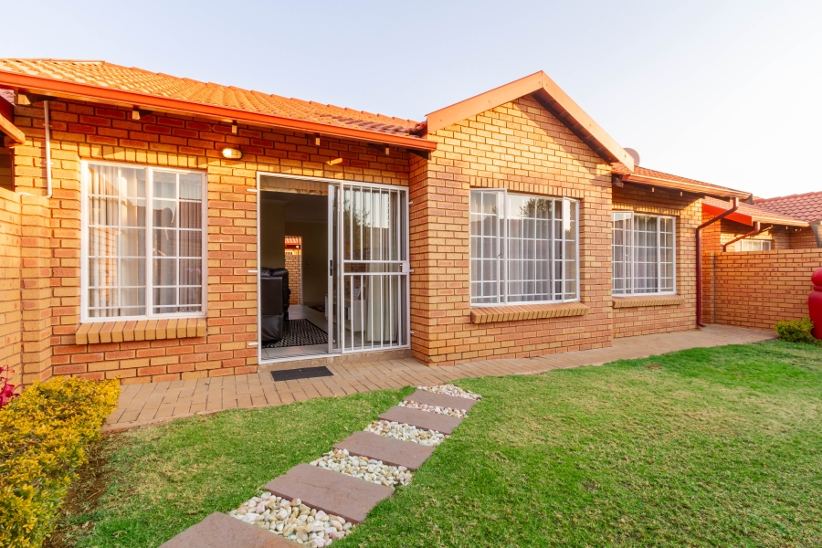 2 Bedroom Property for Sale in Equestria Gauteng