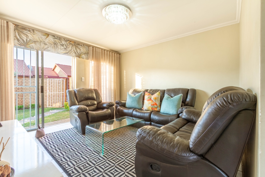 2 Bedroom Property for Sale in Equestria Gauteng