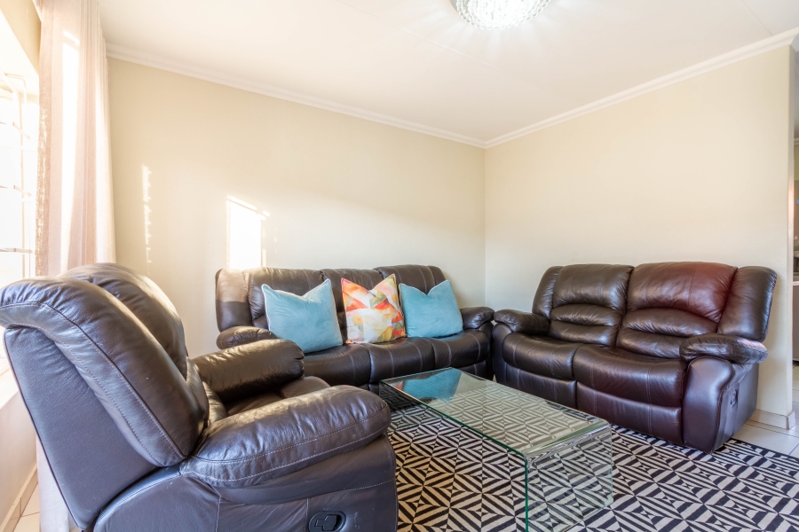 2 Bedroom Property for Sale in Equestria Gauteng