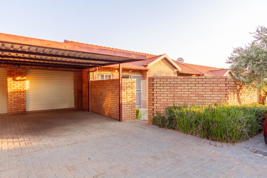 2 Bedroom Property for Sale in Equestria Gauteng