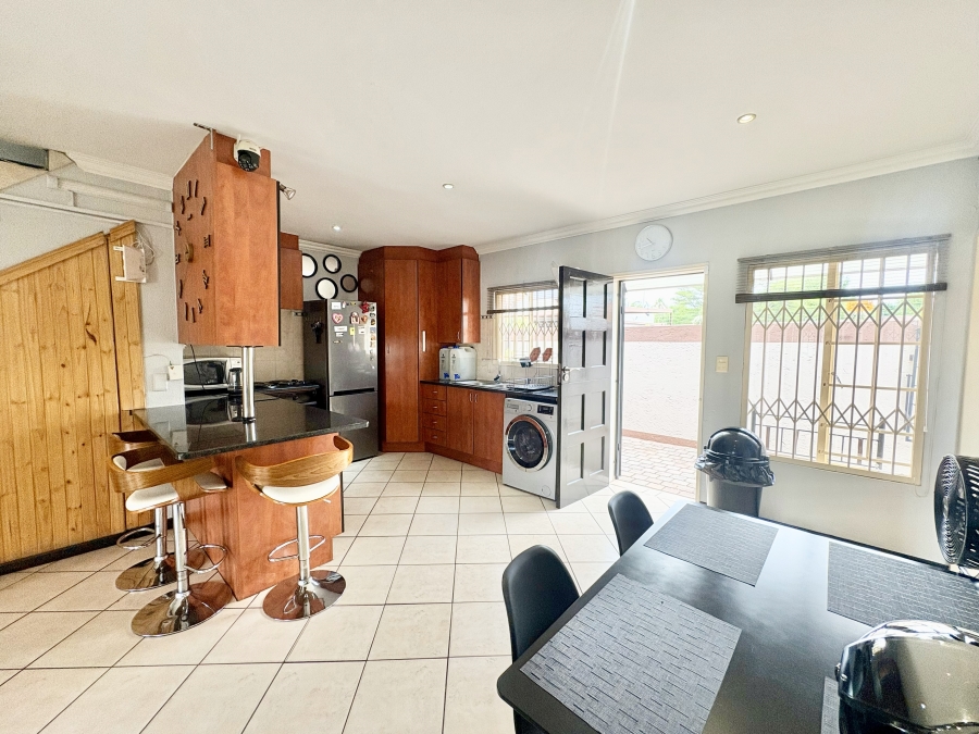 2 Bedroom Property for Sale in Annlin Gauteng