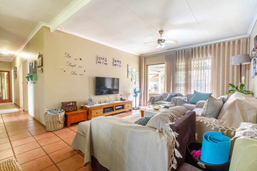 3 Bedroom Property for Sale in Garsfontein Gauteng