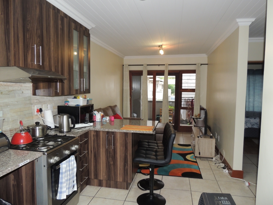 To Let 2 Bedroom Property for Rent in Waverley Gauteng