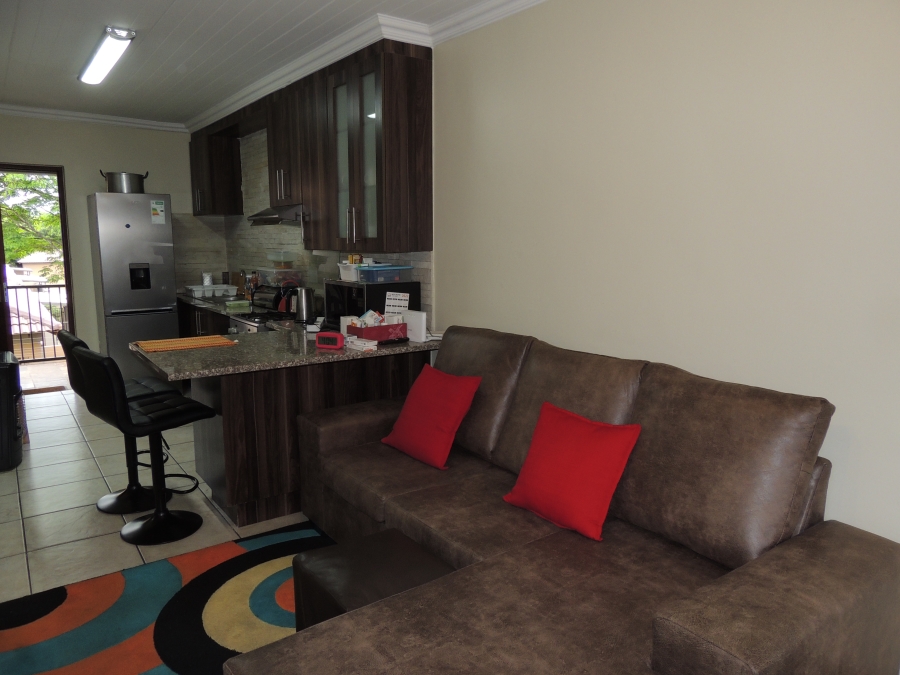 To Let 2 Bedroom Property for Rent in Waverley Gauteng