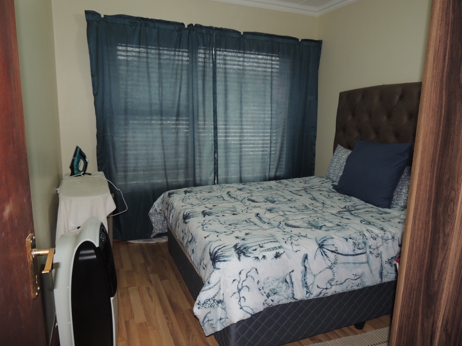 To Let 2 Bedroom Property for Rent in Waverley Gauteng