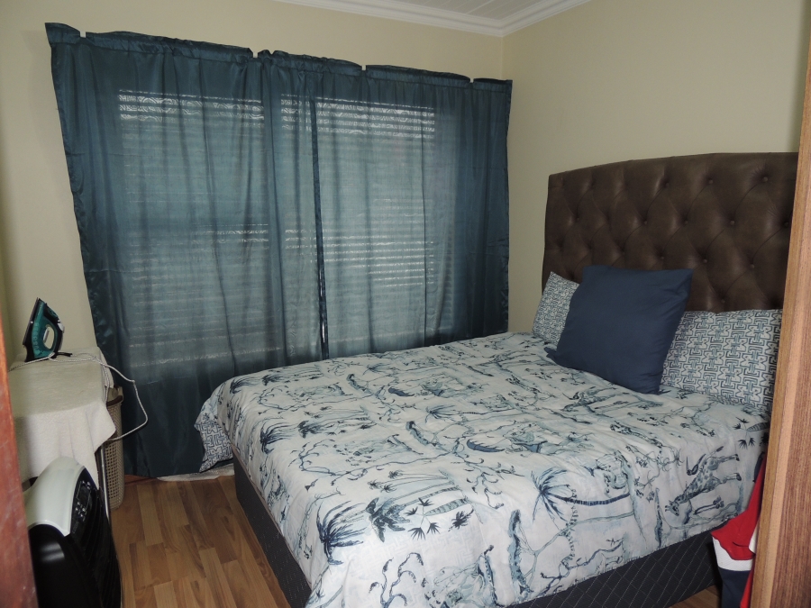 To Let 2 Bedroom Property for Rent in Waverley Gauteng