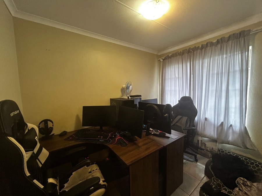2 Bedroom Property for Sale in Kilner Park Gauteng