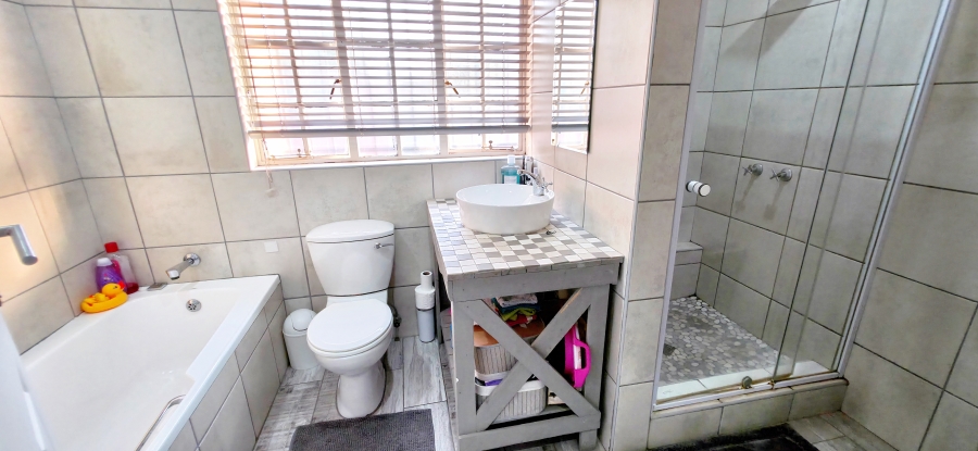 4 Bedroom Property for Sale in Montana Park Gauteng