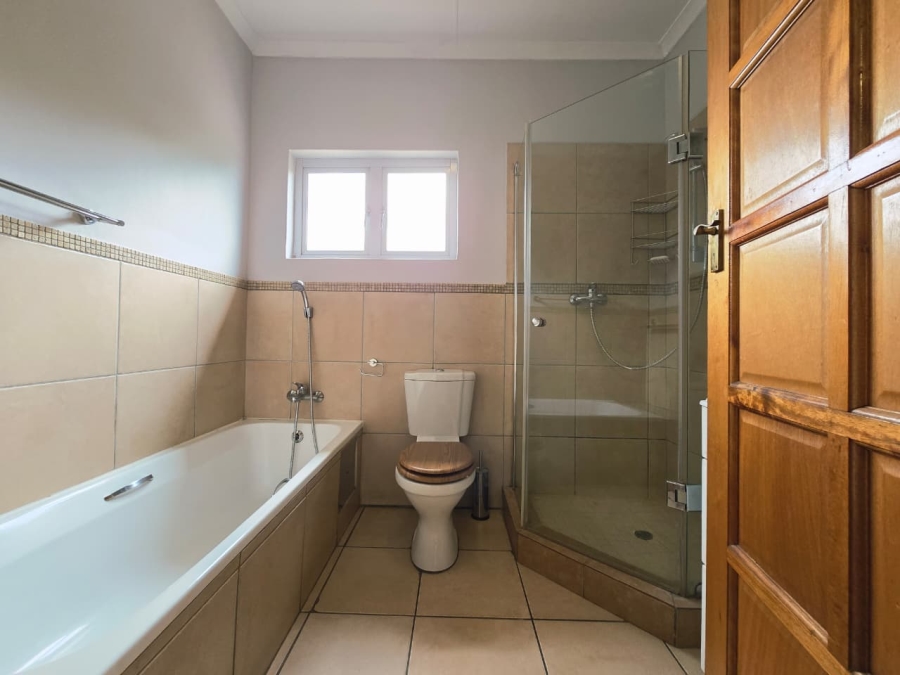 2 Bedroom Property for Sale in Bergtuin Gauteng