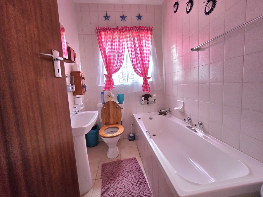 3 Bedroom Property for Sale in The Orchards Gauteng