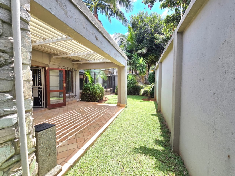 7 Bedroom Property for Sale in Waverley Gauteng