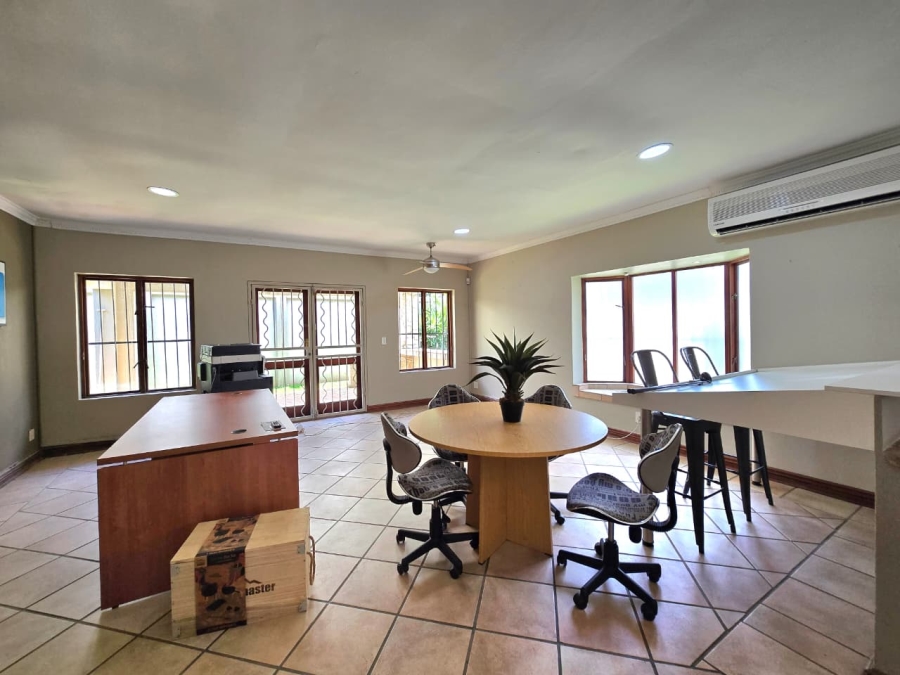 7 Bedroom Property for Sale in Waverley Gauteng