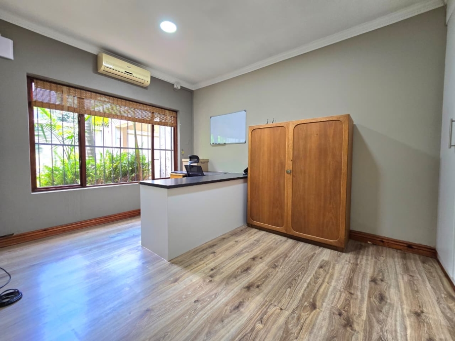 7 Bedroom Property for Sale in Waverley Gauteng