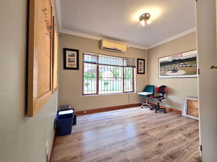 7 Bedroom Property for Sale in Waverley Gauteng