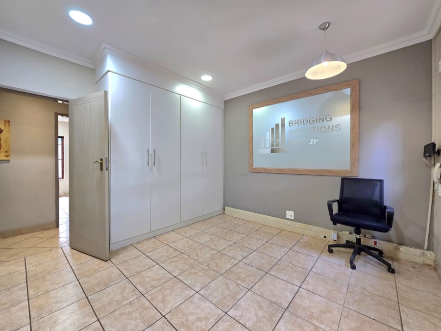 7 Bedroom Property for Sale in Waverley Gauteng