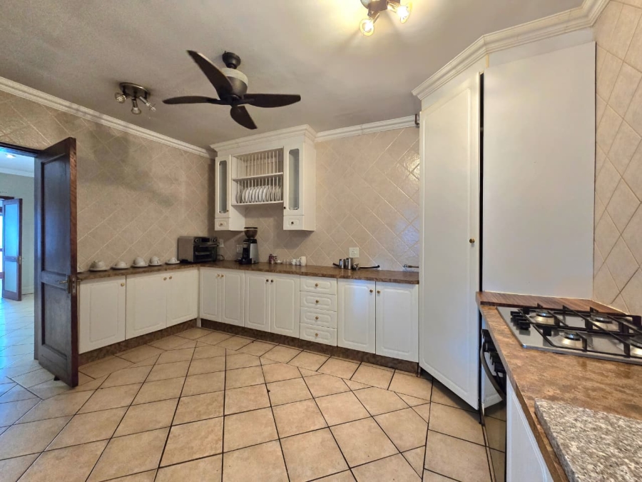 7 Bedroom Property for Sale in Waverley Gauteng