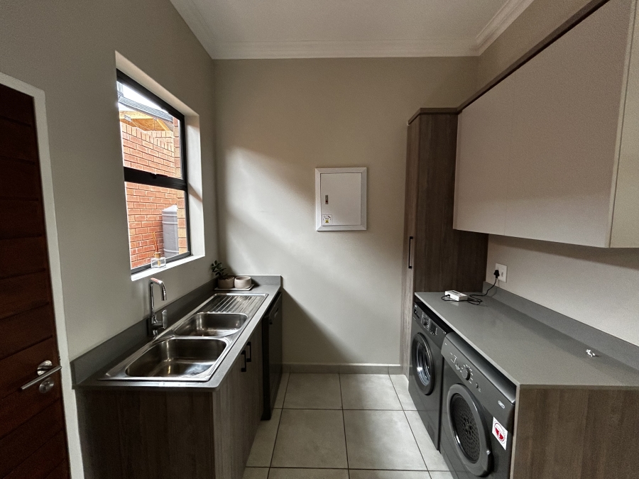 3 Bedroom Property for Sale in Six Fountains Estate Gauteng