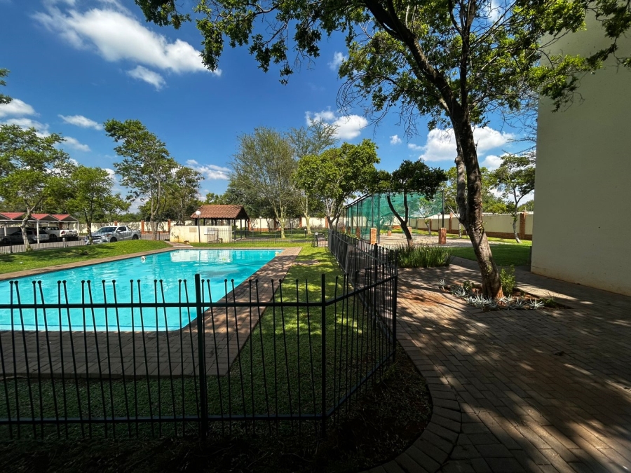 1 Bedroom Property for Sale in Hazeldean Gauteng
