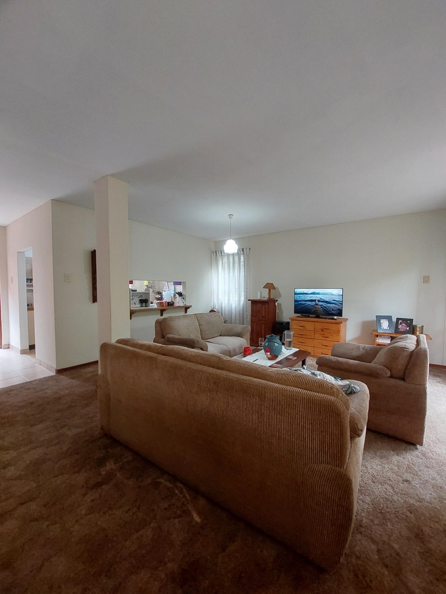 2 Bedroom Property for Sale in La Montagne Gauteng