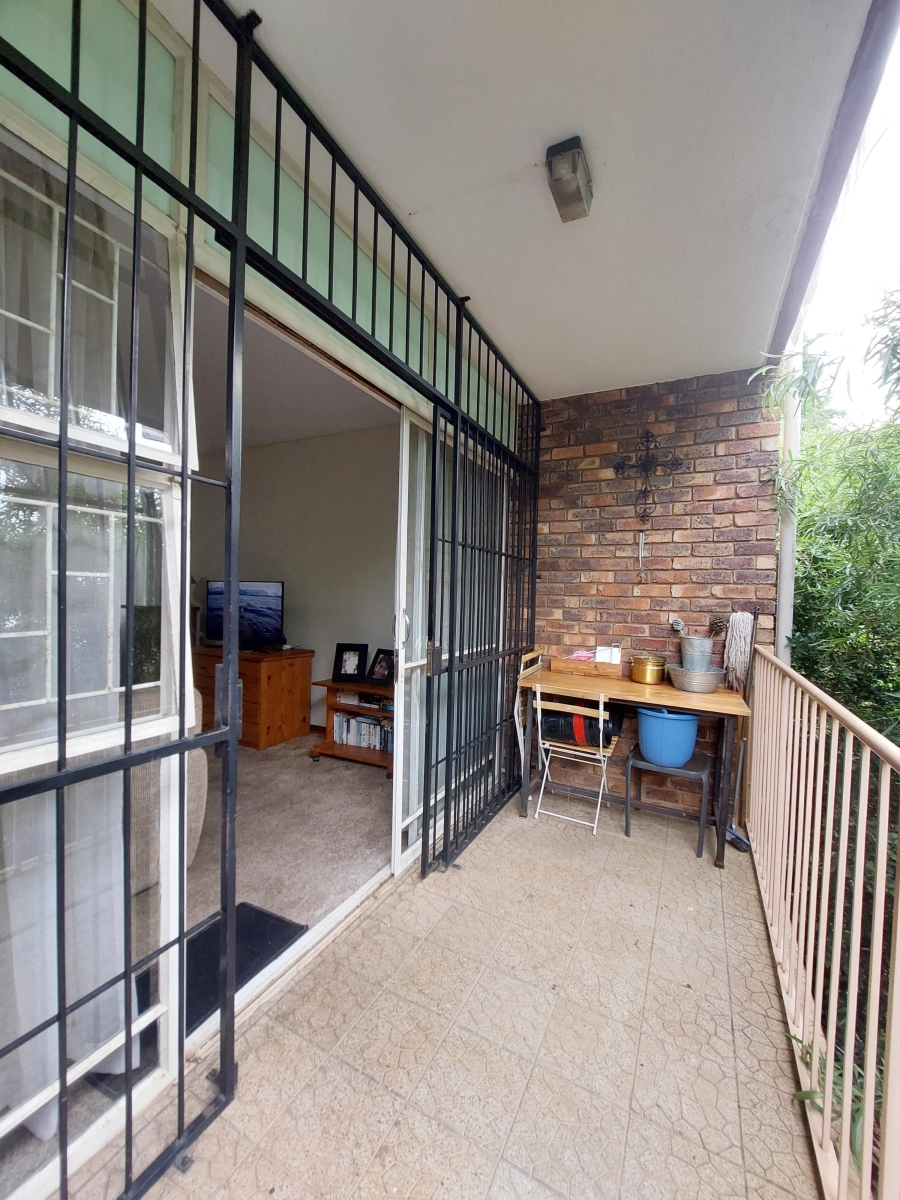 2 Bedroom Property for Sale in La Montagne Gauteng