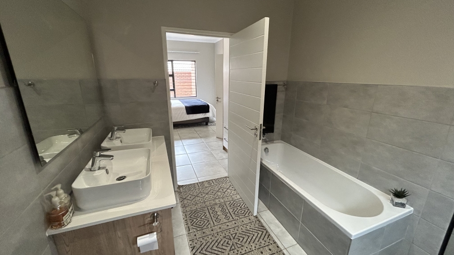 3 Bedroom Property for Sale in Olympus AH Gauteng