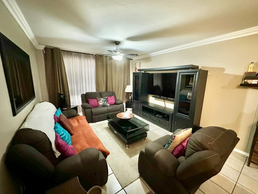 2 Bedroom Property for Sale in Wonderboom South Gauteng