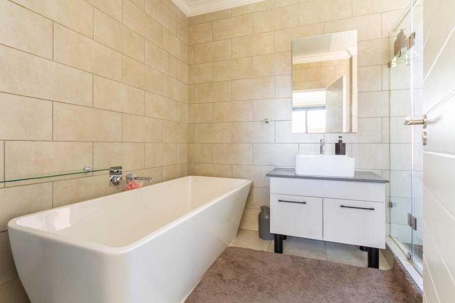 3 Bedroom Property for Sale in Six Fountains Residential Estate Gauteng