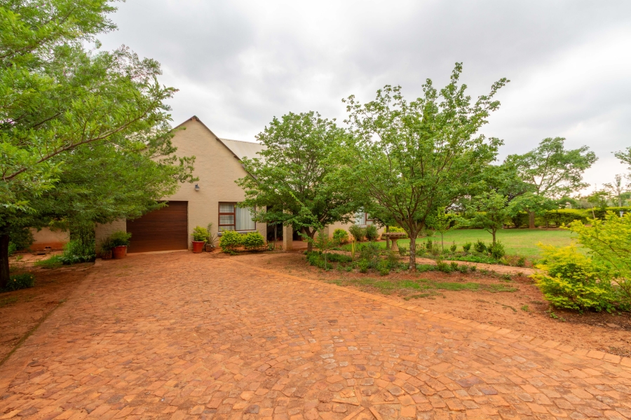 11 Bedroom Property for Sale in Grootfontein Country Estate Gauteng