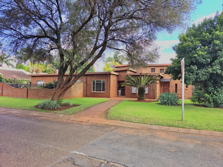 3 Bedroom Property for Sale in Dorandia Gauteng