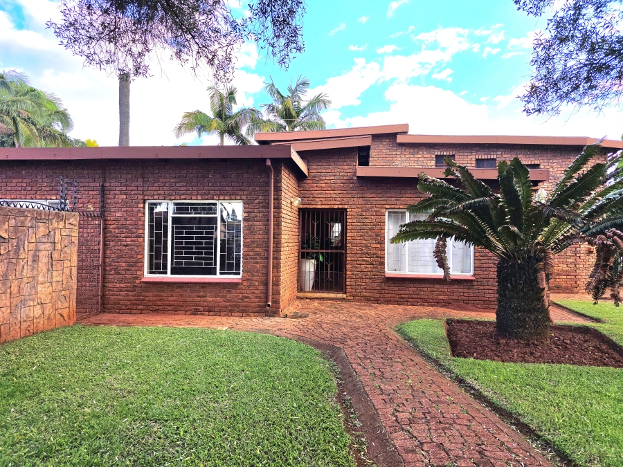 3 Bedroom Property for Sale in Dorandia Gauteng