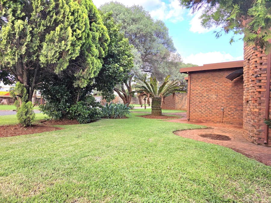 3 Bedroom Property for Sale in Dorandia Gauteng