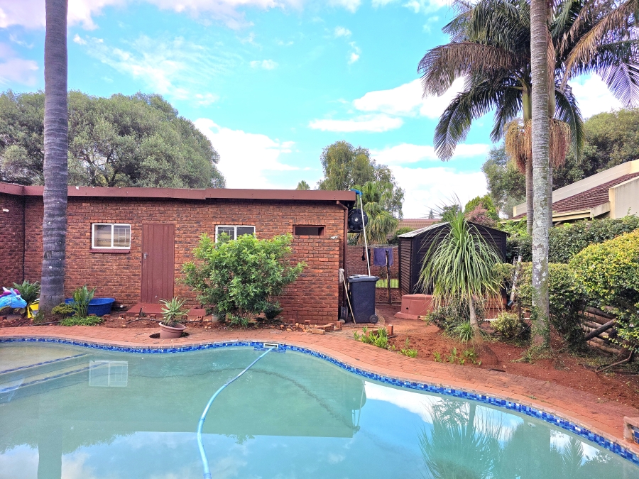 3 Bedroom Property for Sale in Dorandia Gauteng