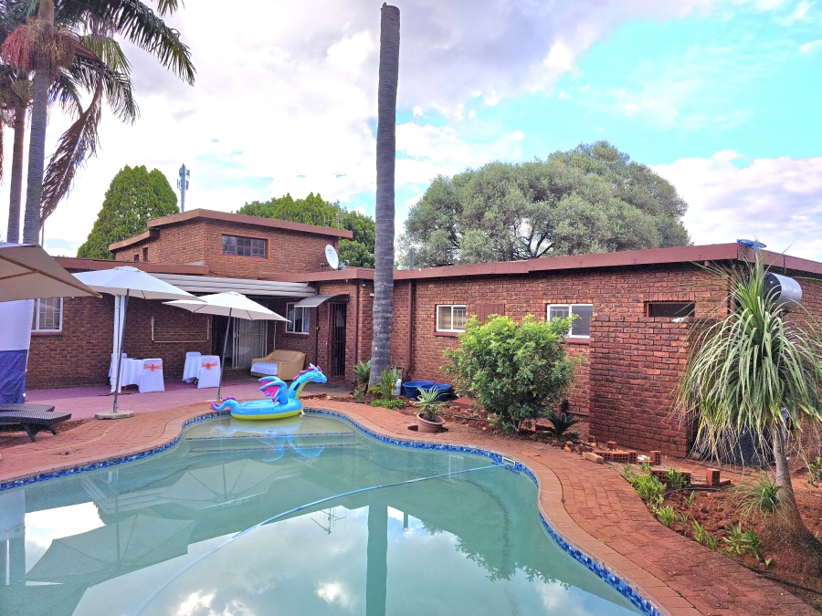 3 Bedroom Property for Sale in Dorandia Gauteng