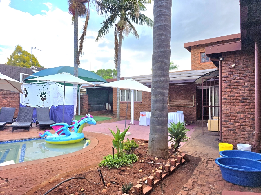 3 Bedroom Property for Sale in Dorandia Gauteng