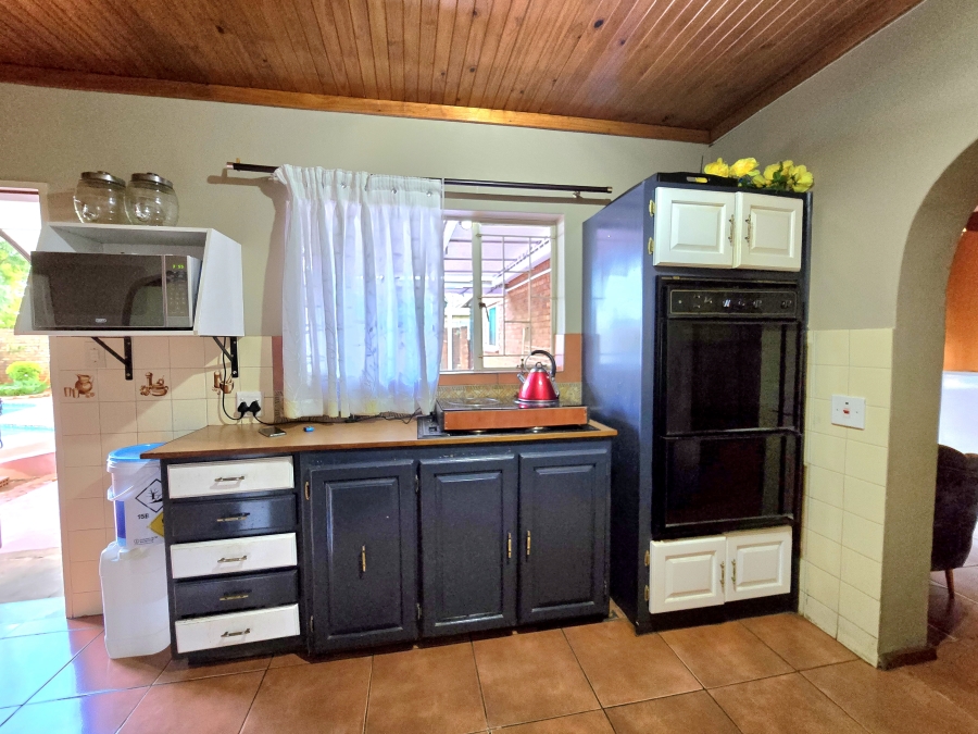 3 Bedroom Property for Sale in Dorandia Gauteng