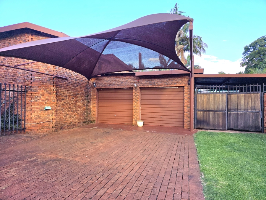 3 Bedroom Property for Sale in Dorandia Gauteng