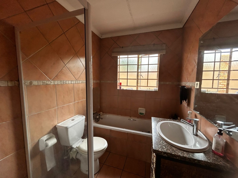 To Let 3 Bedroom Property for Rent in Equestria Gauteng