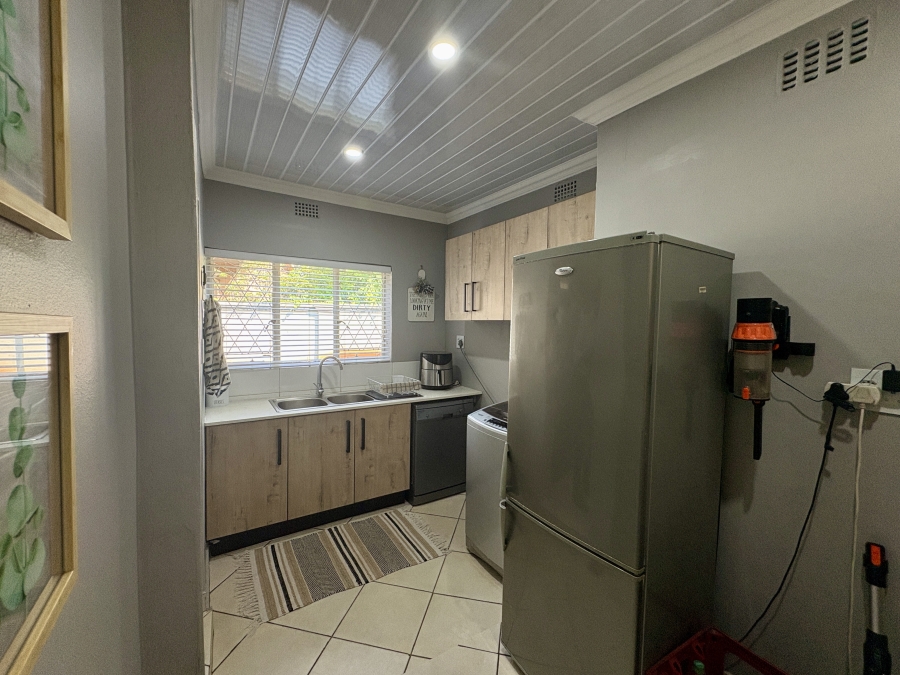 5 Bedroom Property for Sale in Annlin Gauteng