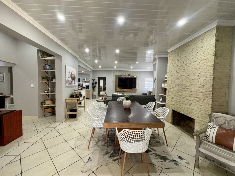 5 Bedroom Property for Sale in Annlin Gauteng