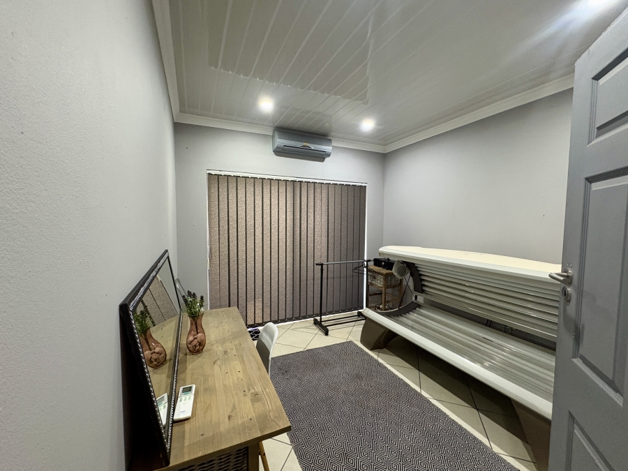 5 Bedroom Property for Sale in Annlin Gauteng