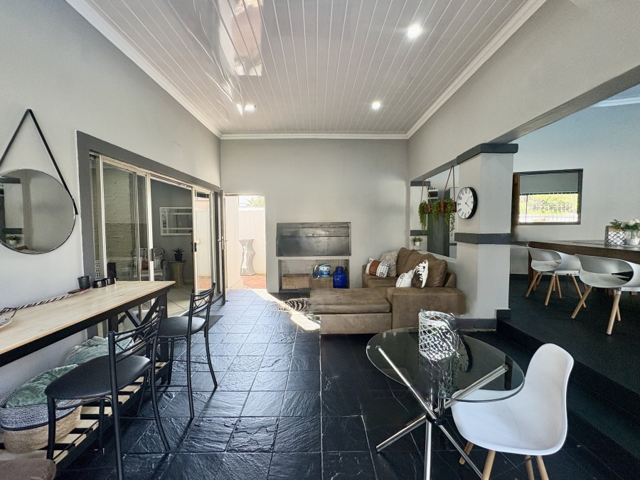 5 Bedroom Property for Sale in Annlin Gauteng