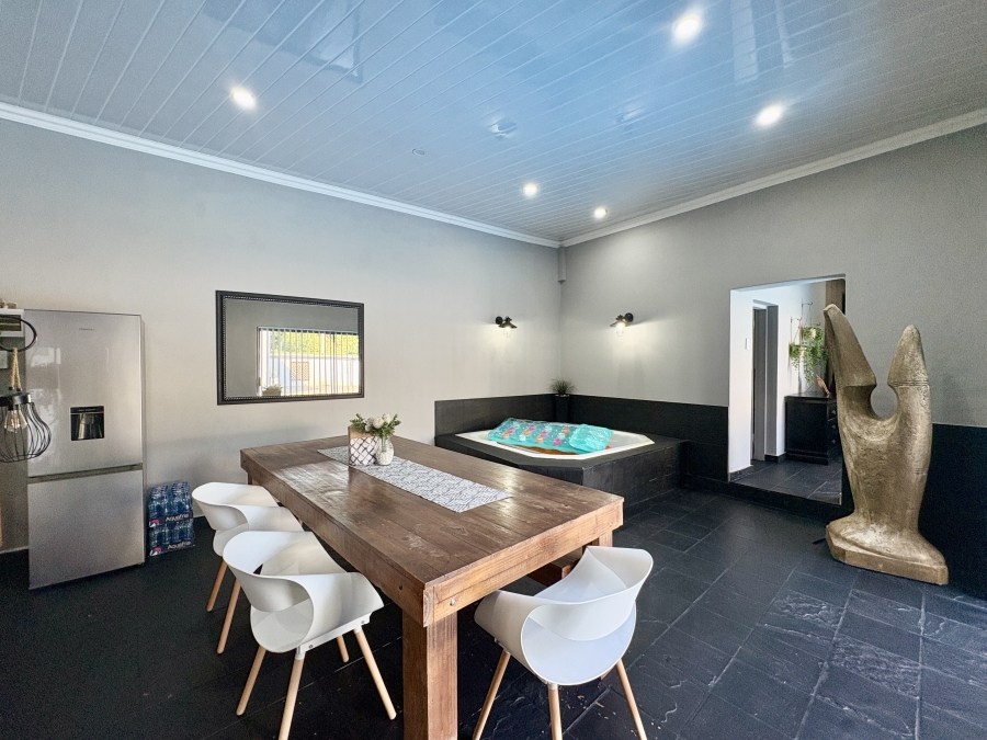 5 Bedroom Property for Sale in Annlin Gauteng