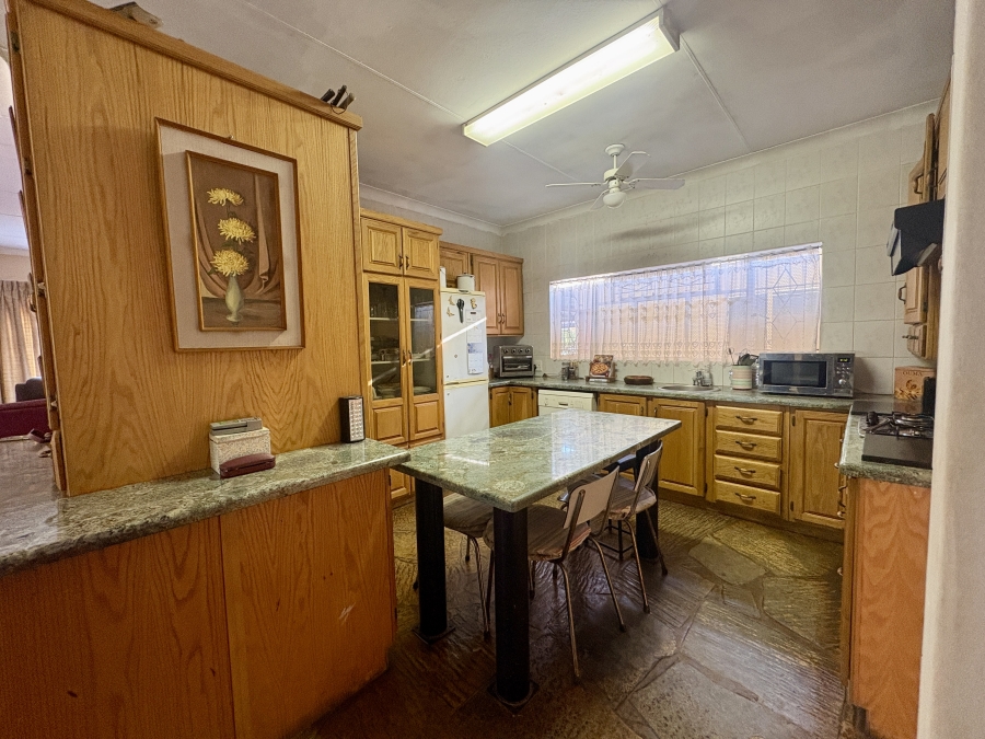 4 Bedroom Property for Sale in Annlin Gauteng