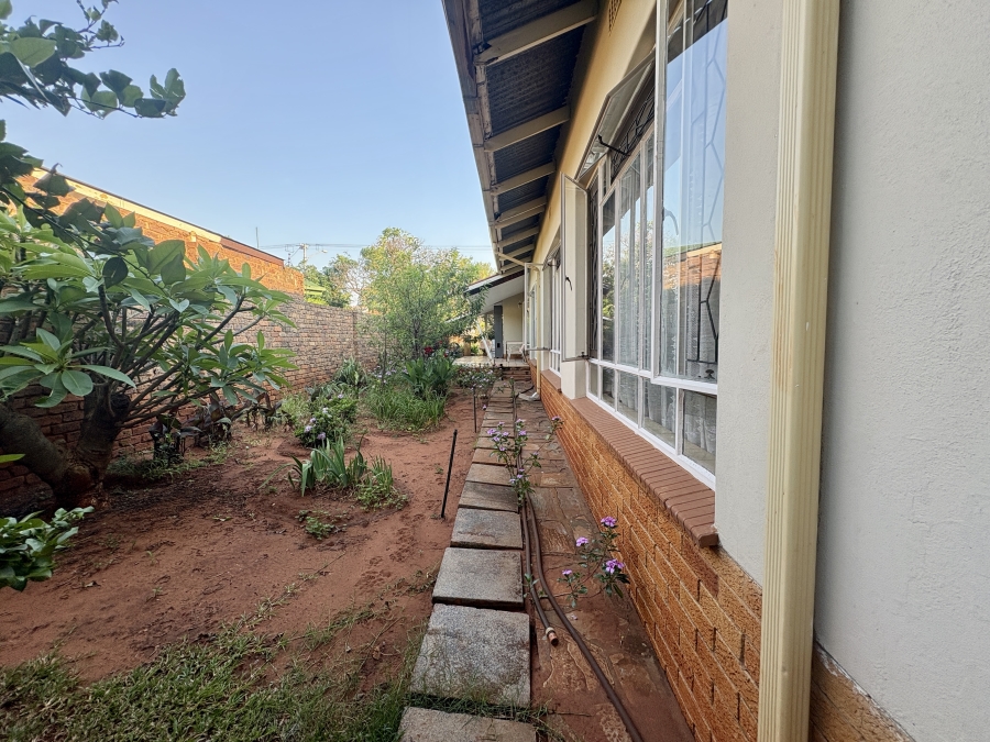 4 Bedroom Property for Sale in Annlin Gauteng
