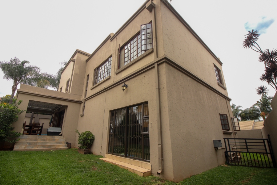3 Bedroom Property for Sale in Faerie Glen Gauteng
