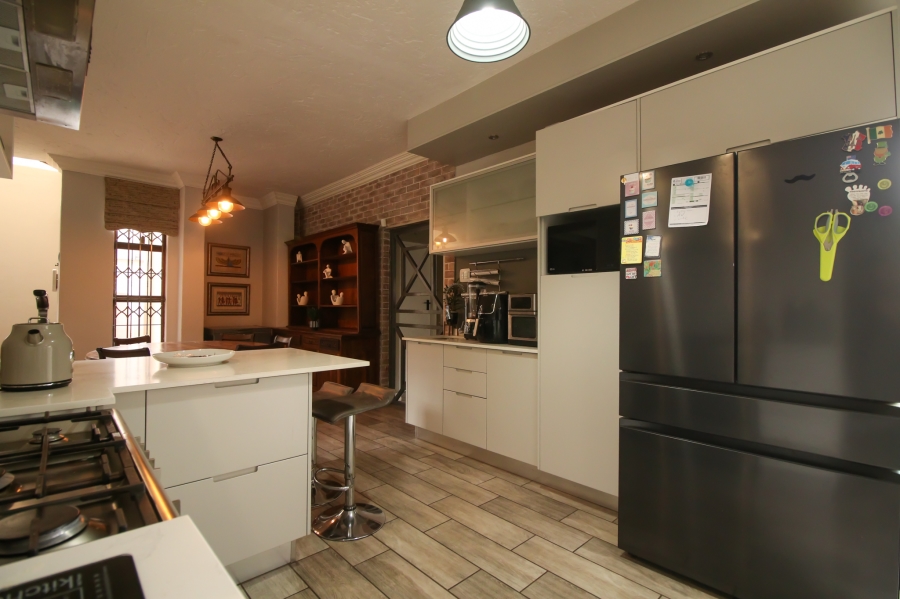 3 Bedroom Property for Sale in Faerie Glen Gauteng