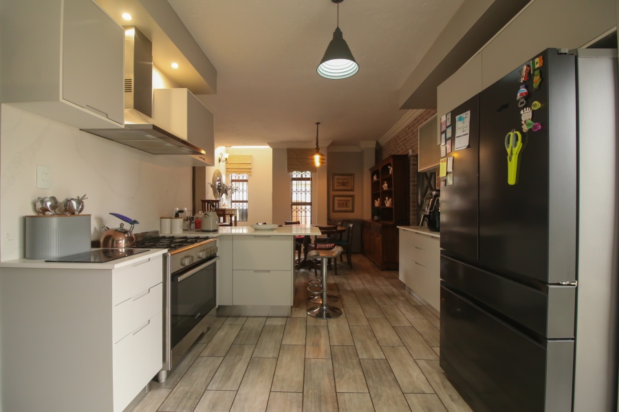 3 Bedroom Property for Sale in Faerie Glen Gauteng