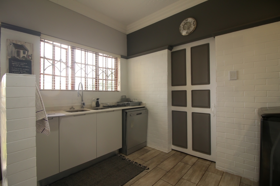 3 Bedroom Property for Sale in Faerie Glen Gauteng