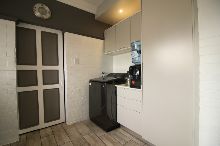 3 Bedroom Property for Sale in Faerie Glen Gauteng