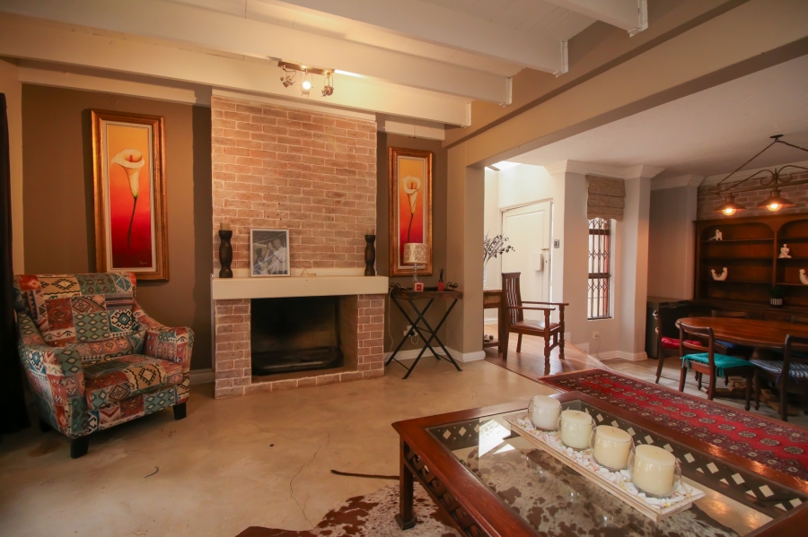 3 Bedroom Property for Sale in Faerie Glen Gauteng